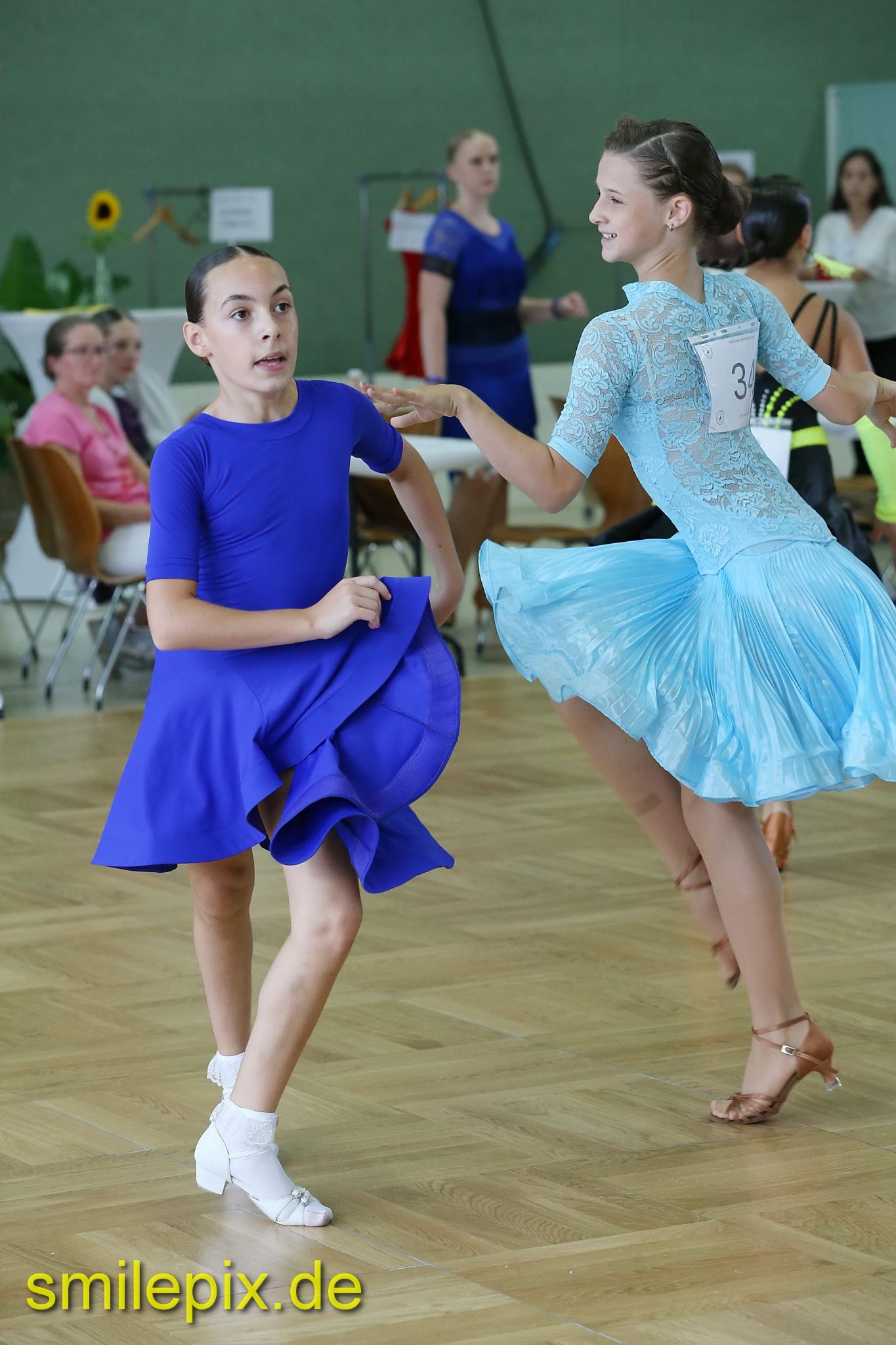 BJ5R5482